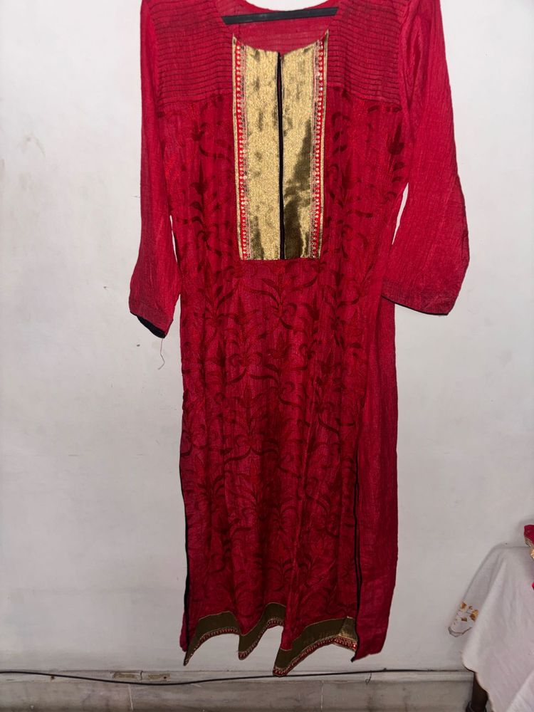 Elegant Red Kurta with Gold Embellishment