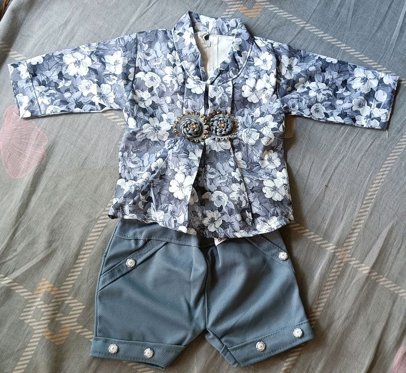 Gray top With shorts New condition