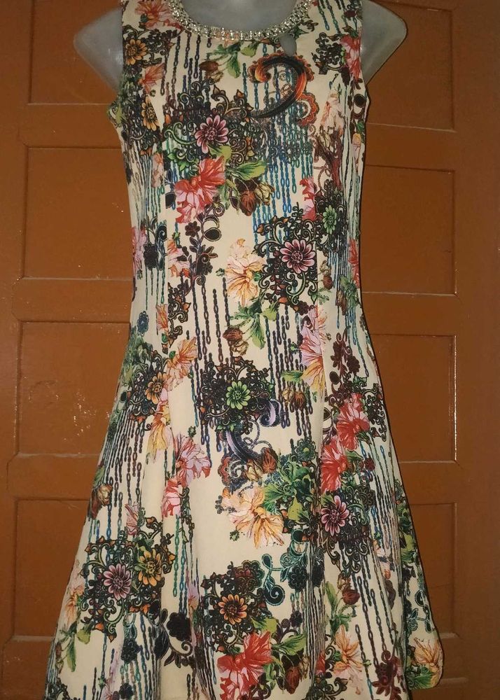 Vibrant Floral Print Sleeveless dress 👗