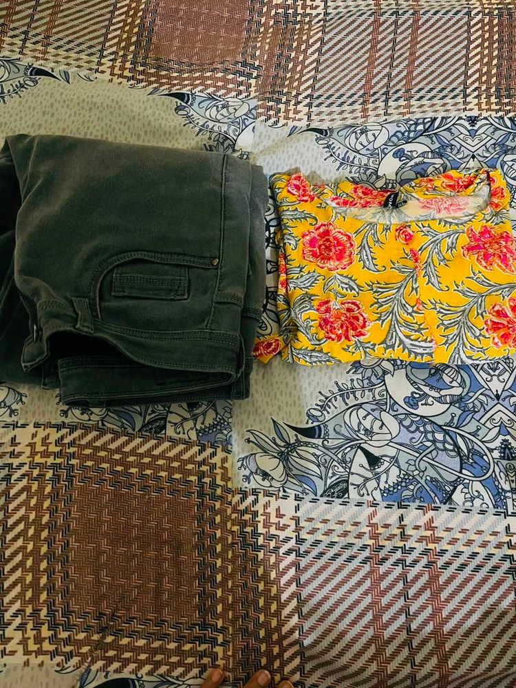 Stylish Women's Jeans &amp; Floral Crop Top Set