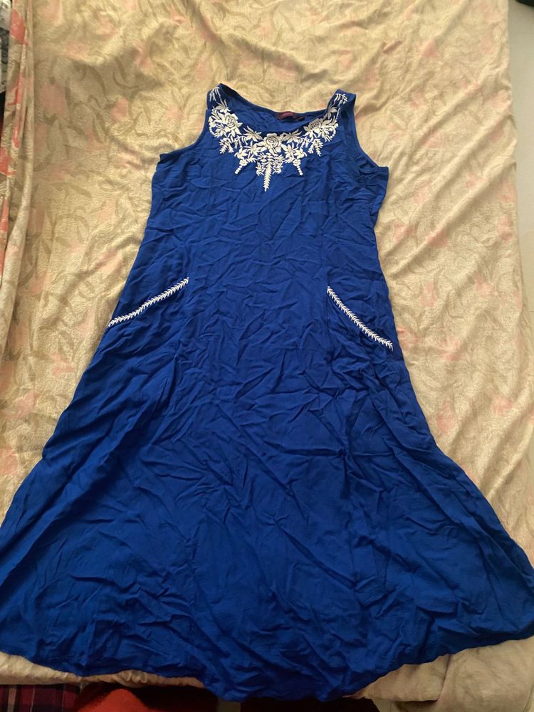Elegant Blue Embroidered Kurta