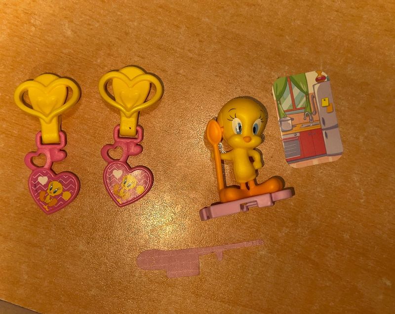 Tweety Bird Collectible kinderjoy Toys
