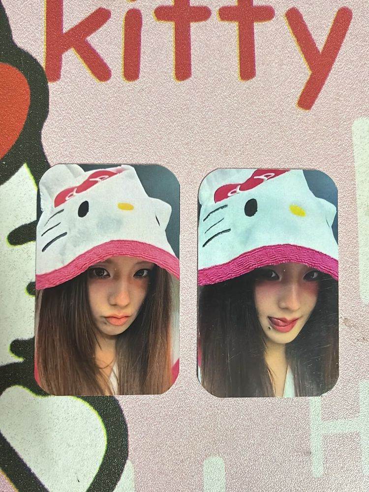 Hello kitty jisoo official photocard🌸💗