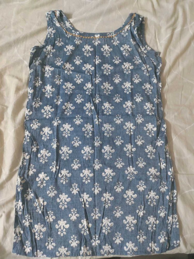 Blue Floral Sleeveless Short Kurti
