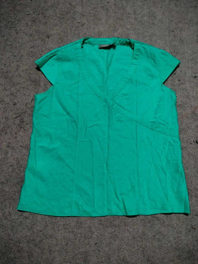 Green V-Neck Short Sleeve Top