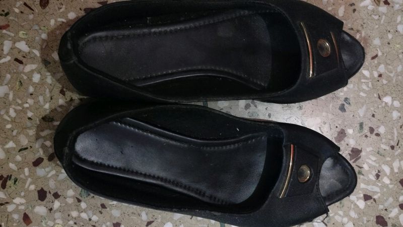 Scintillating Black Ballerinas