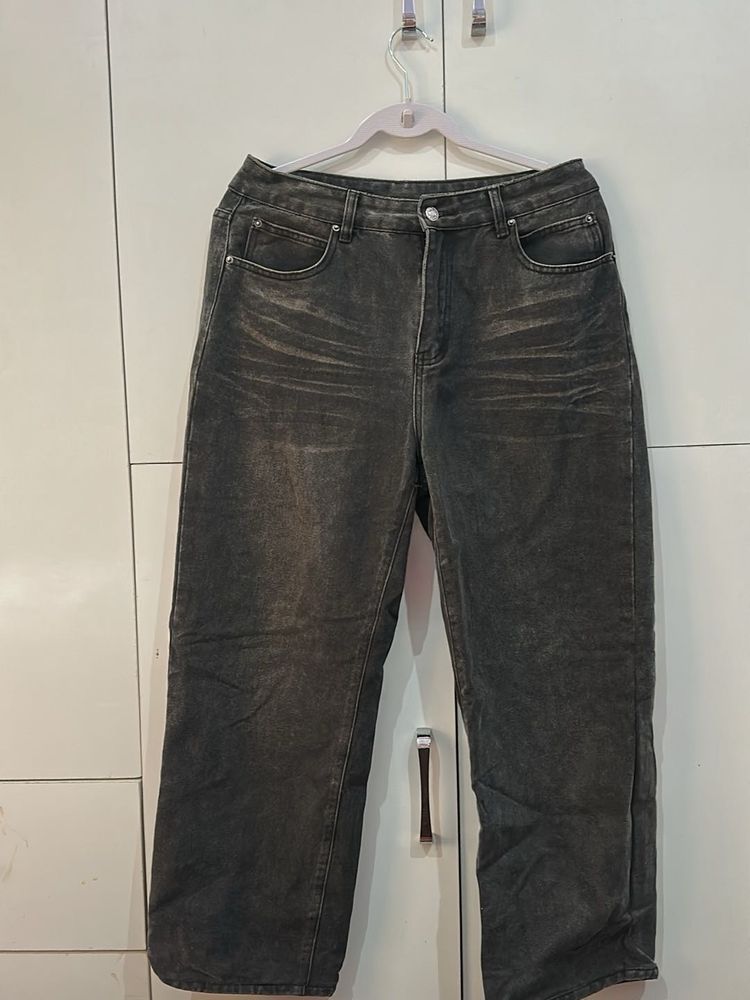 women baggy jeans