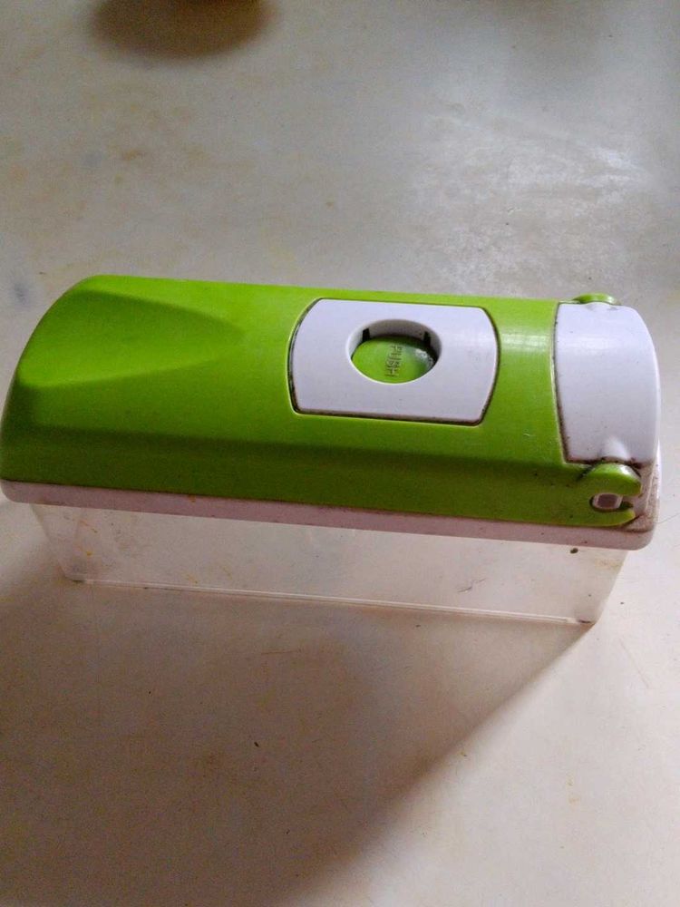 Compact Vegetable Chopper