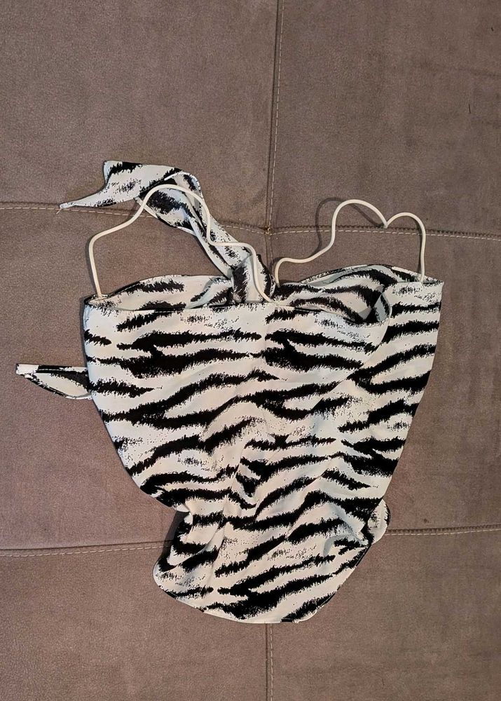 backless tie up top