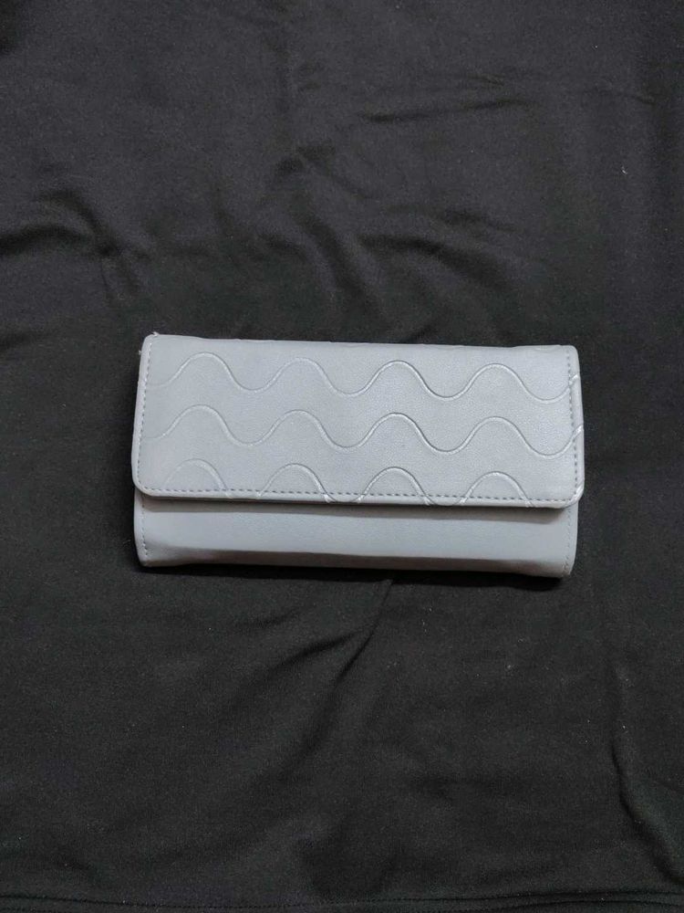 Chic Grey Wallet with Wave Design
