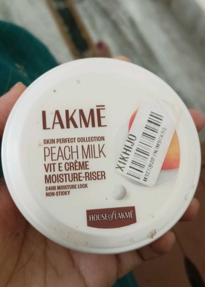 Lakme Peach Milk Vit E Creme