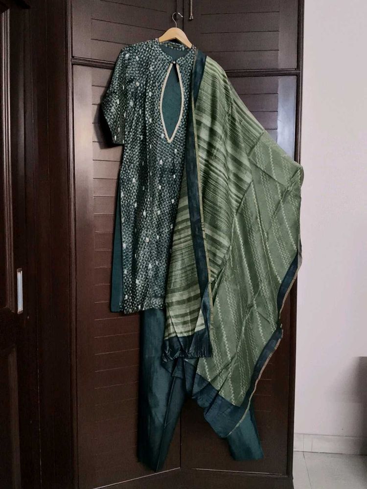 Premium chanderi Silk Zari Embroidery Kurta Set
