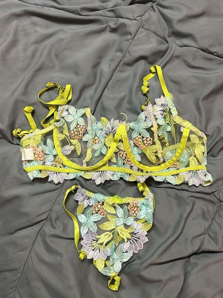 Floral Lace Lingerie Set