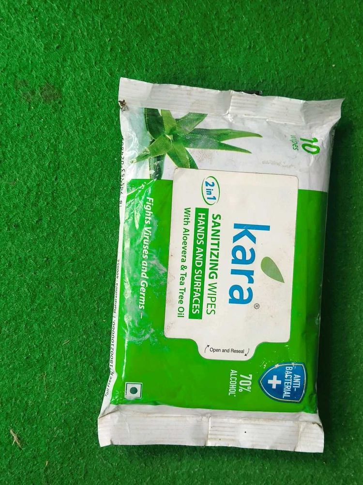 Kara Sanitizing Wipes with Aloe Vera