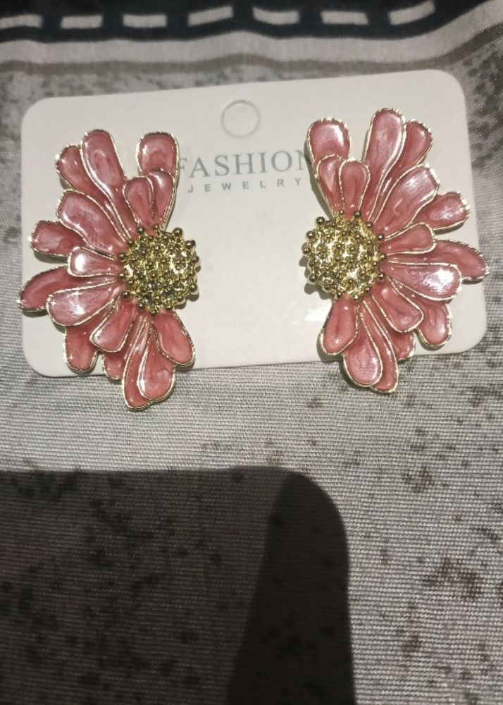 Pink Daisy Flower Earrings