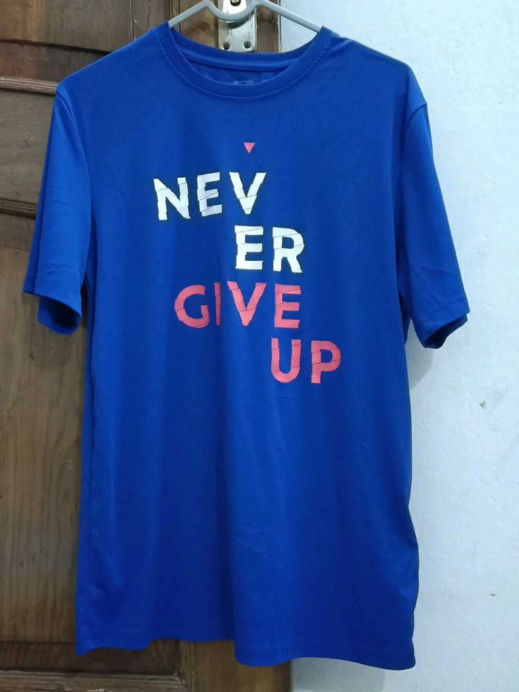 Decathlon Blue "Never Give Up" Graphic T-Shirt