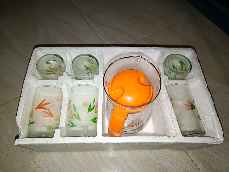 Glass Pitcher &amp; 6 Glasses Set