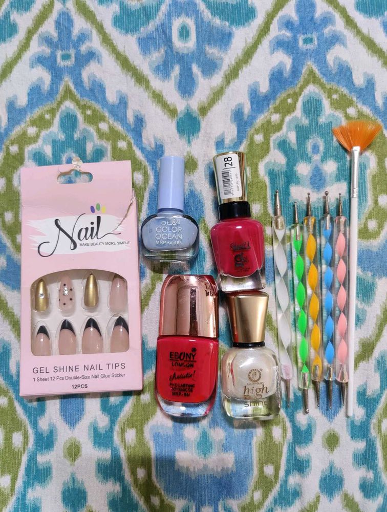 Nail Polish &amp; Tips Set