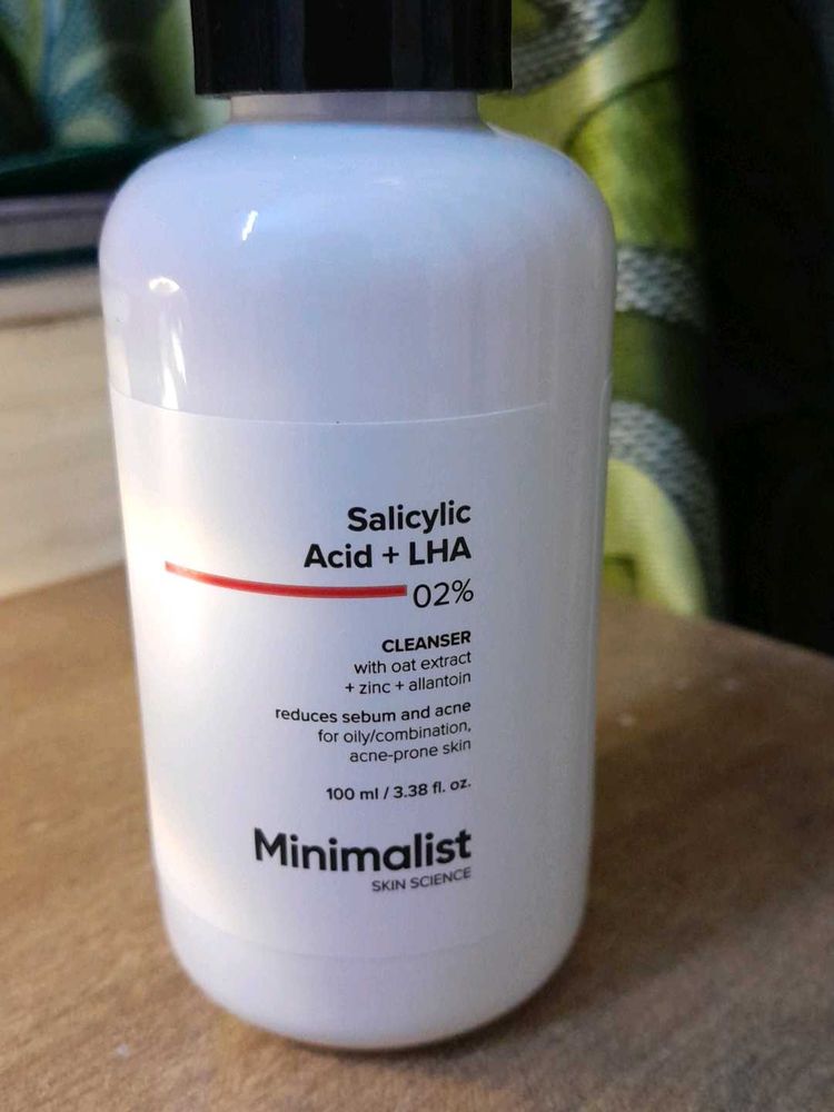 Minimalist Salicylic Acid Cleanser