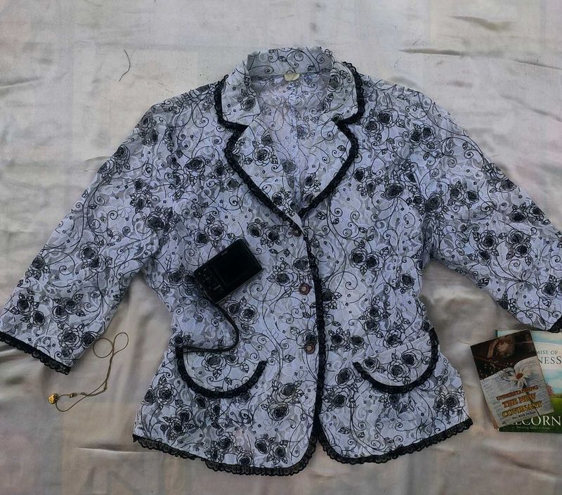 Chic Floral Blazer