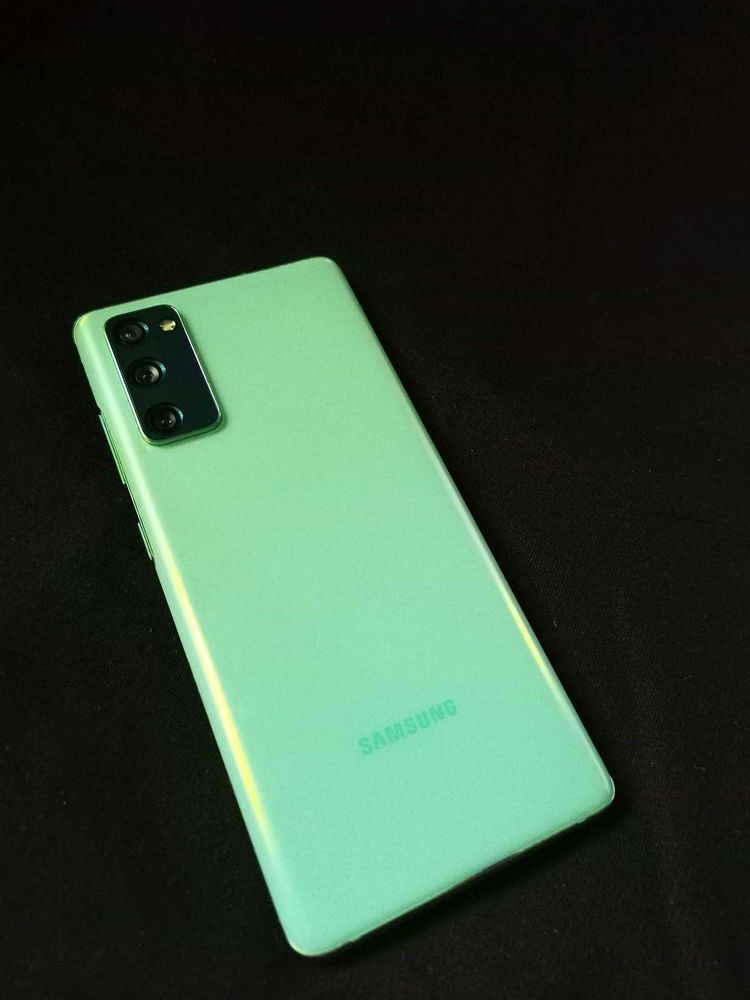SAMSUNG S20FE 5G PRISTINE CONDITION