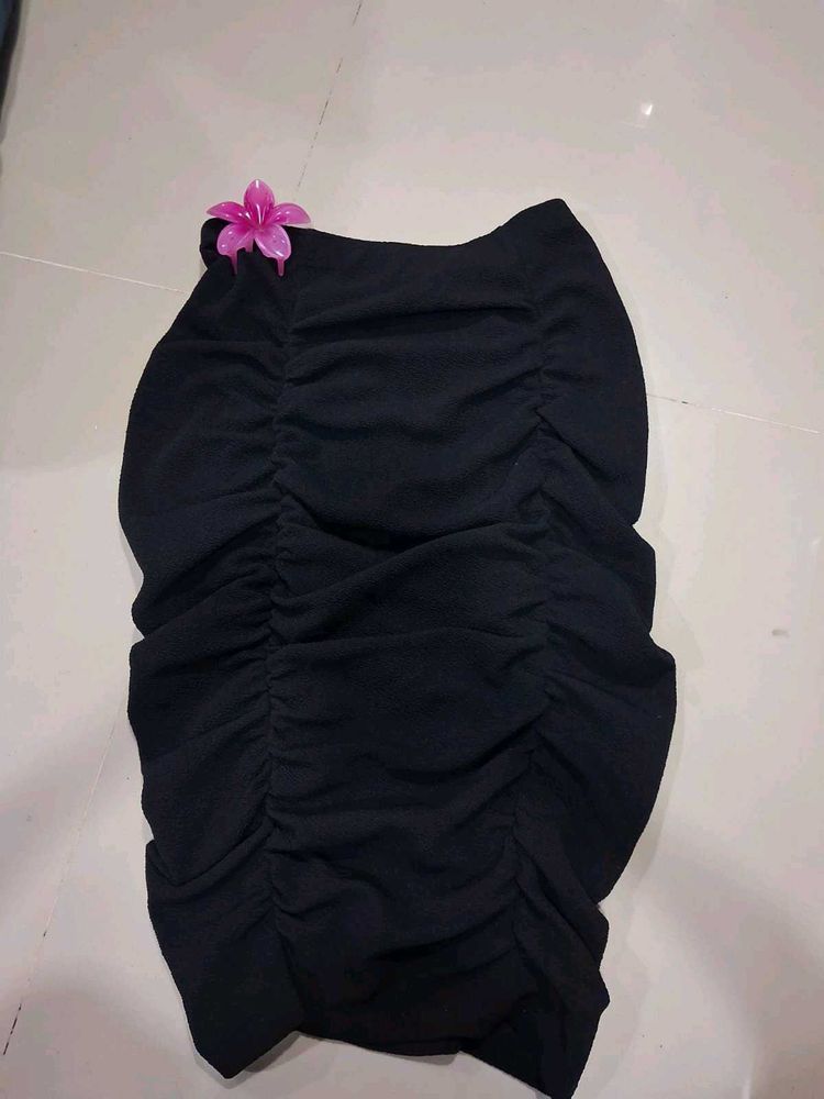 Chic Black Ruched Mini Skirt