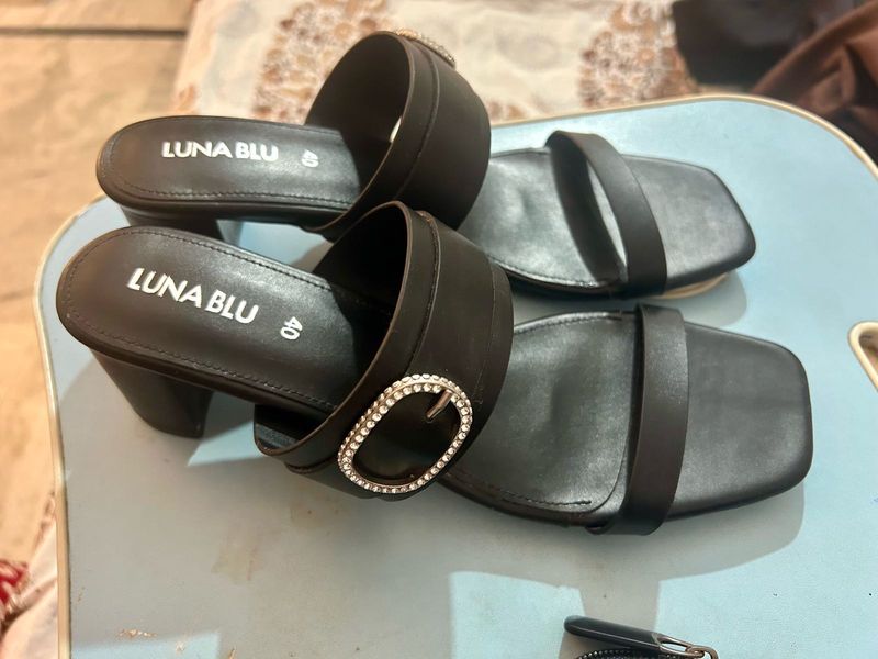 WESTSIDE BRAND NEW Heels with Buckle Accent