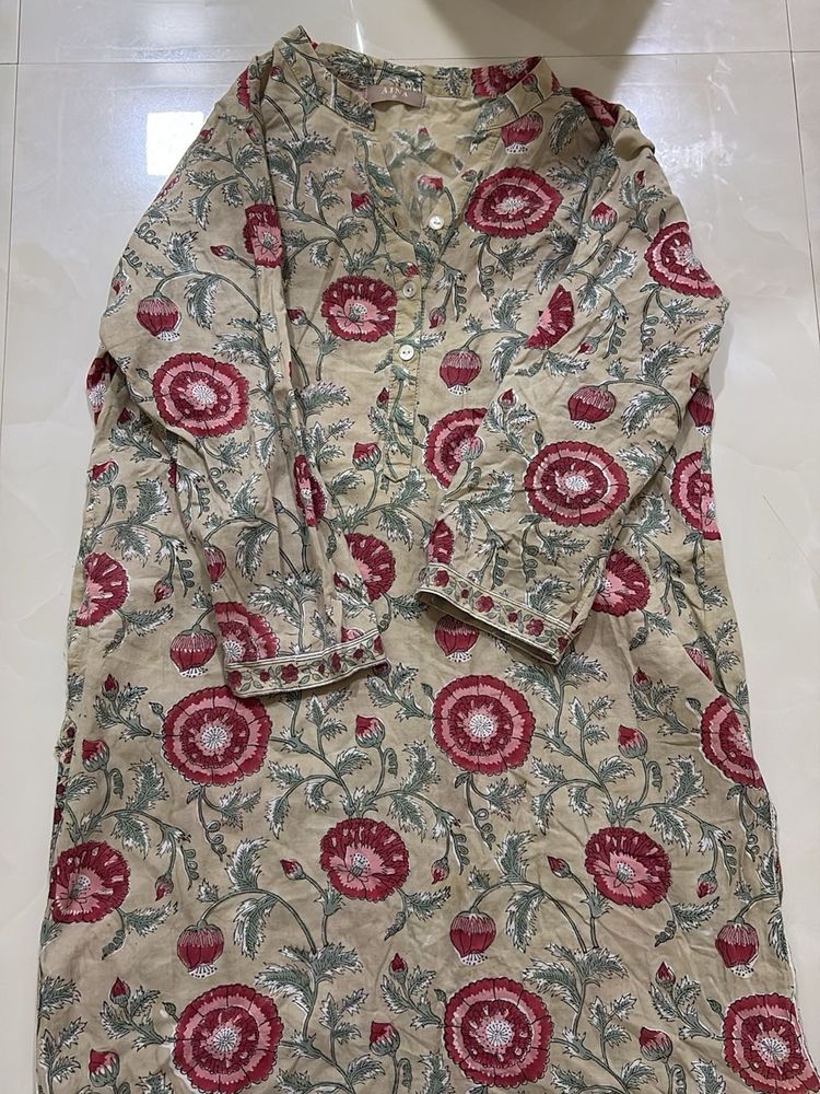 Beige Elegant Floral Cotton Kurta with pockets