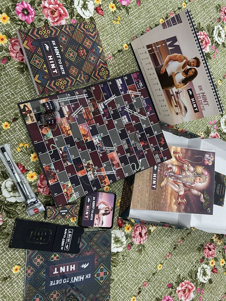 New- Ek Hint Board Game &amp; Stationery Set