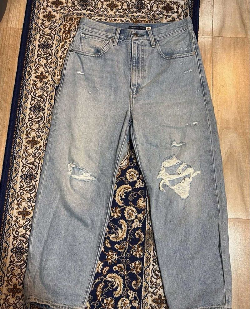 Distressed Light Wash Wide Leg Jeans