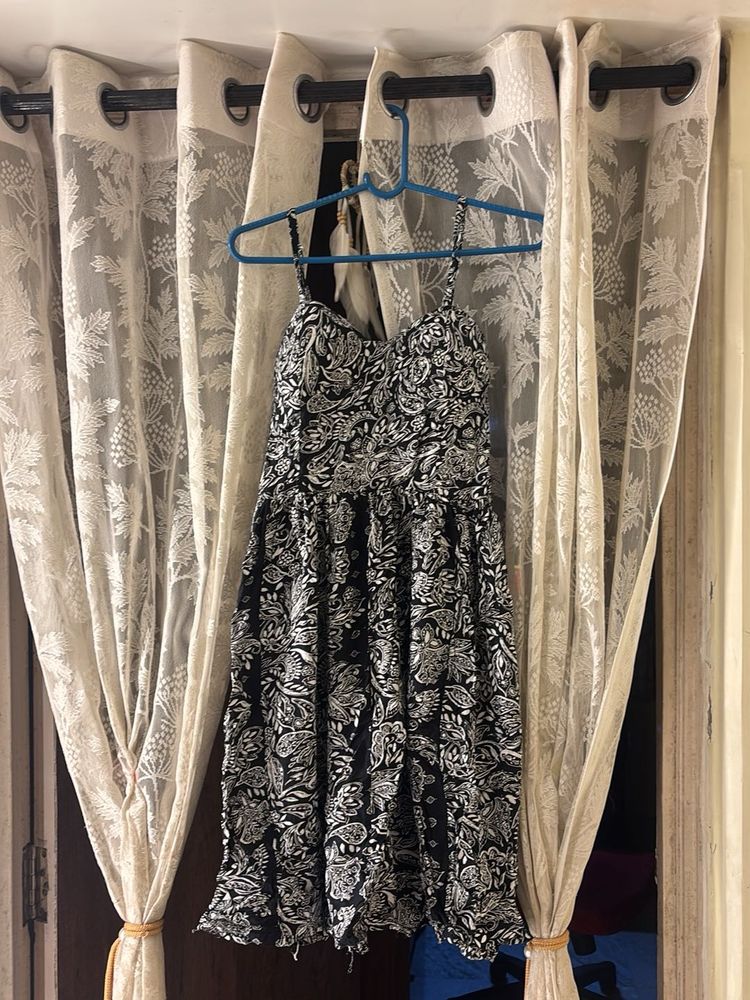 Black &amp; White Paisley Print Dress