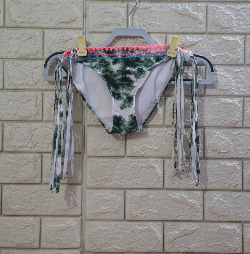 Time &amp; Tru Sea Turtle Tie-Dye Bikini Bottoms