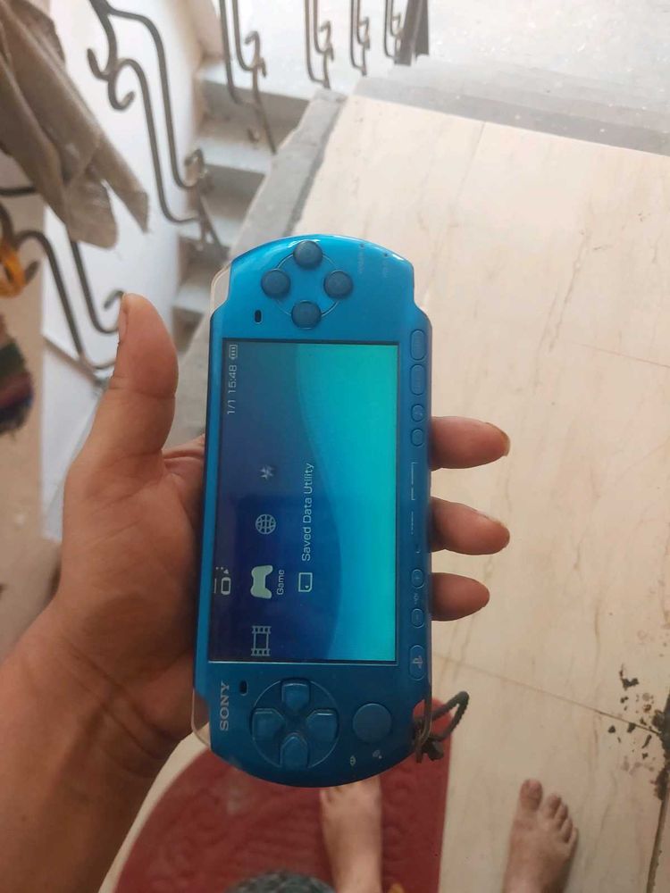 Psp 3000 vibrant blue with charger