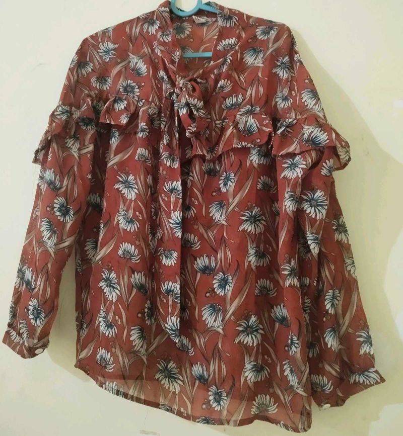 Chic Floral Print Blouse with Bow Detail