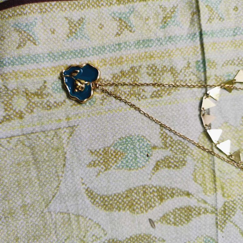 Elegant Resin Blue Flower Layered Necklace