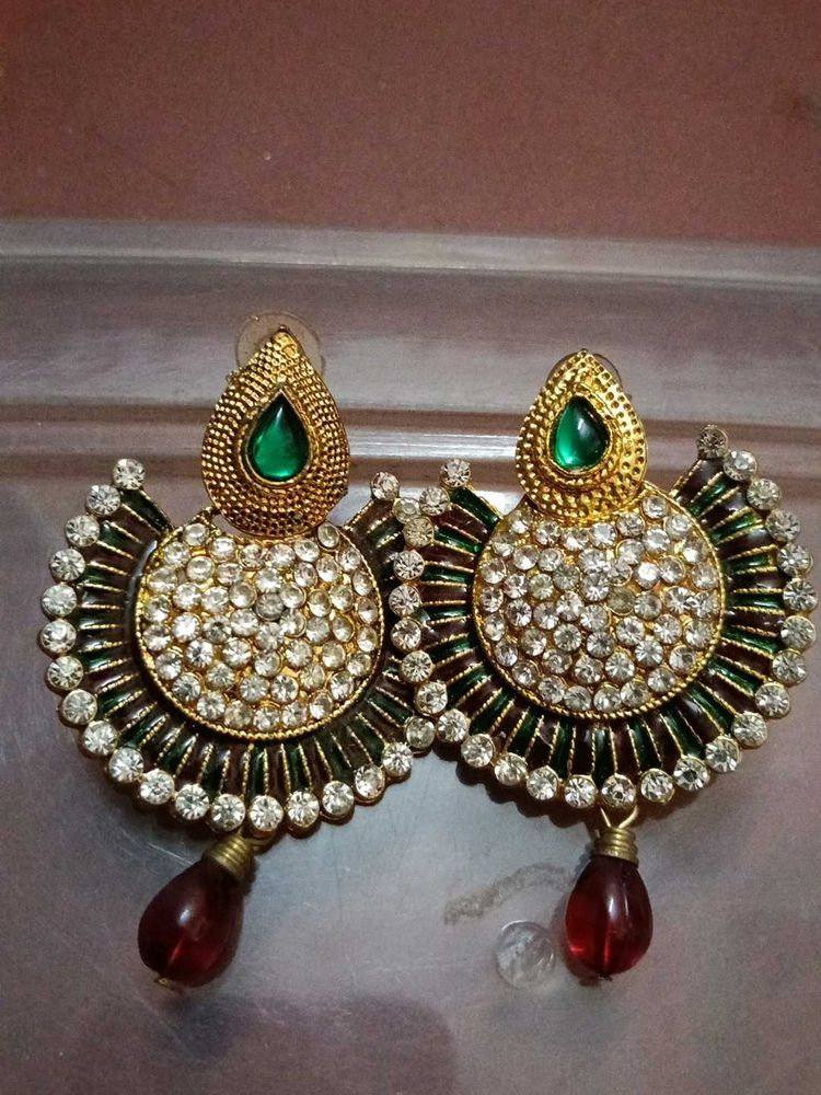 Stunning Emerald &amp; Diamond Studded Earrings