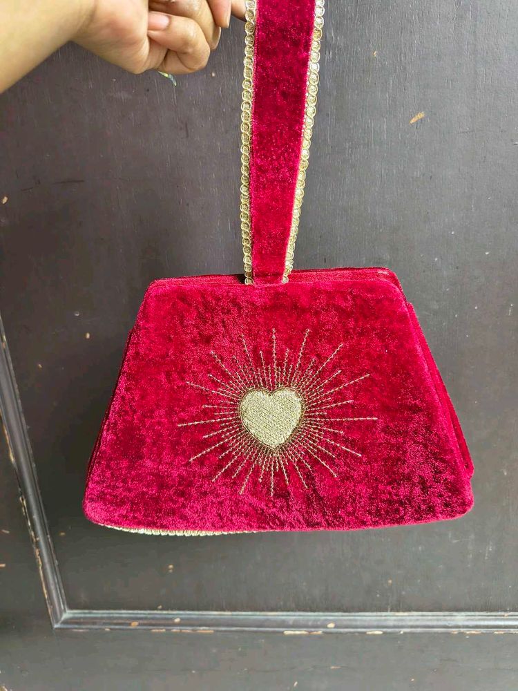 Luxury Red Velvet Heart Clutch - Gold Detailing