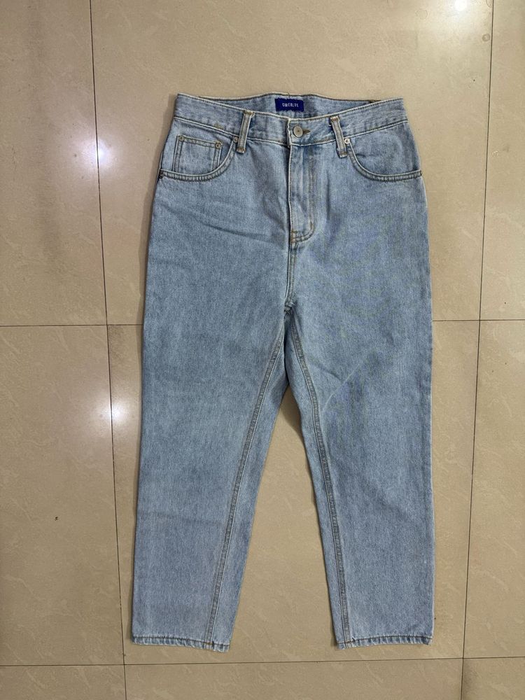 Light Wash High-Waisted Mom Jeans
