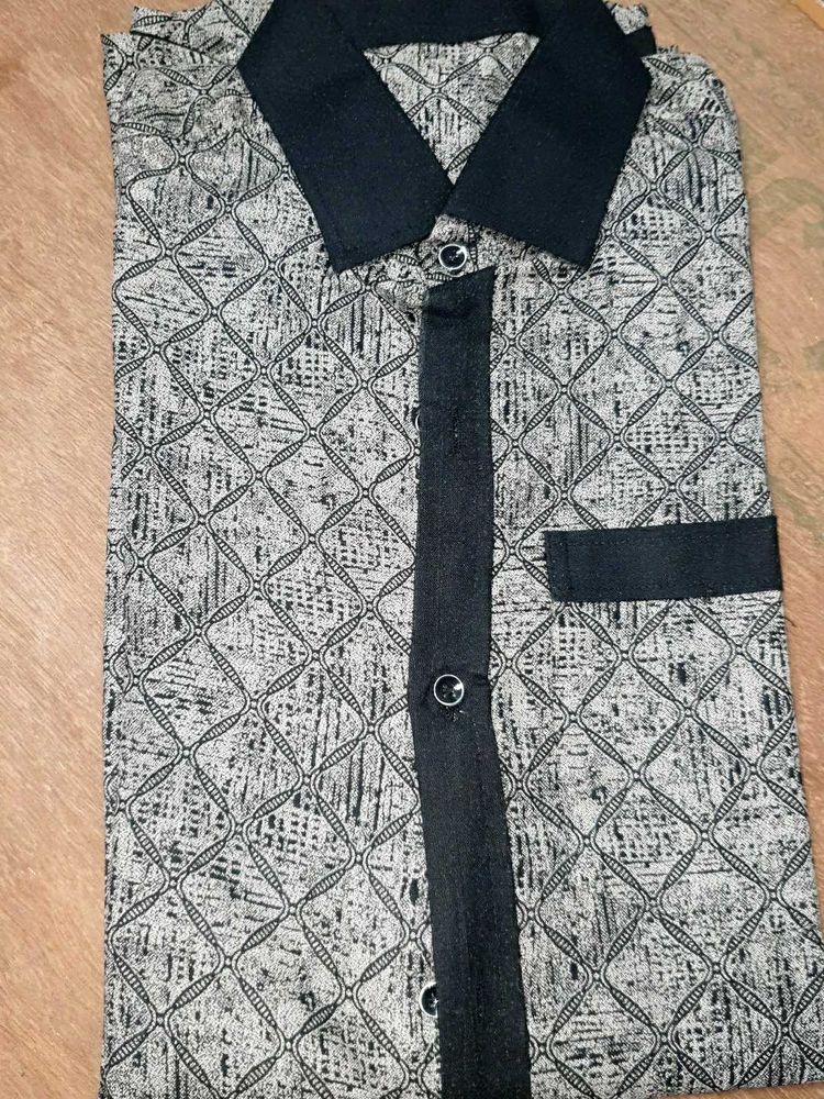 brand new 🆕 Geometric Pattern Button-Up Shirt