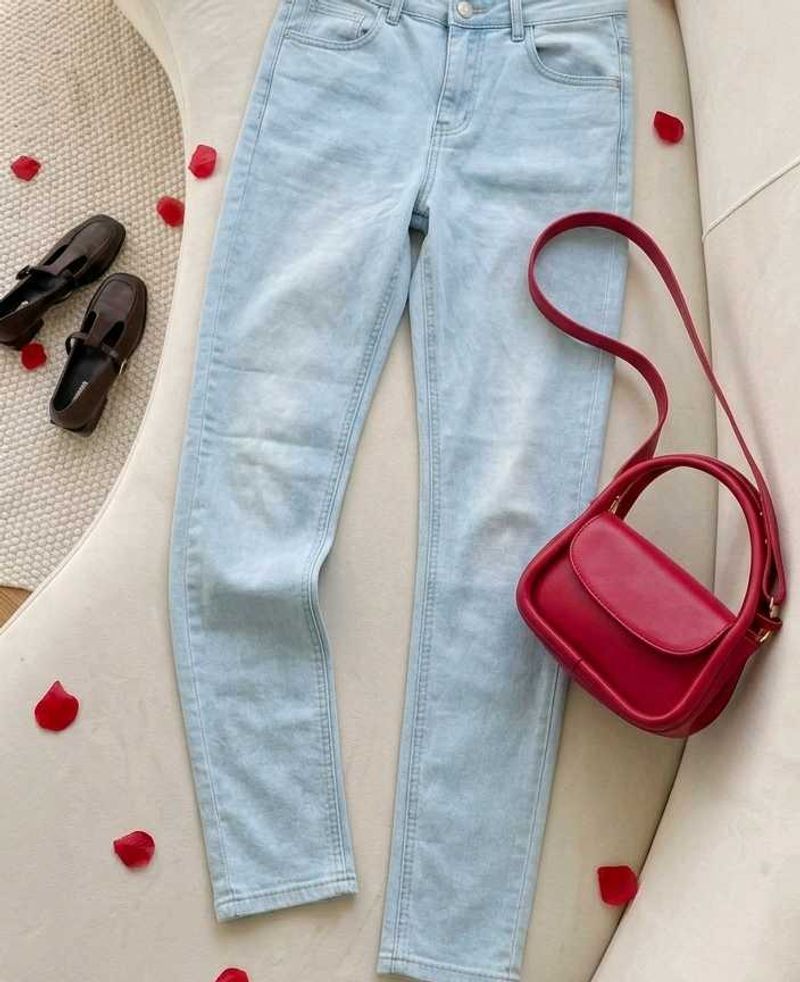 high waisted blue skinny jeans